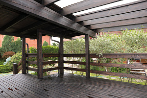 Преображение бани и террасы: защита и эстетика на реке Кобона