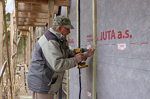 Отличная обшивка дома планкеном из термолиственницы в КП "Топаз"