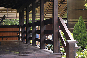 Преображение бани и террасы: защита и эстетика на реке Кобона