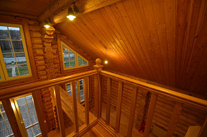 Отделка деревянного дома из бревна