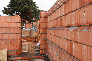 Надежный фундамент 