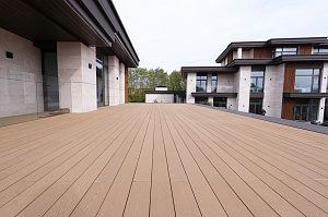 Терраса из ДПК NATUR СM Scandinavia на "Дубровке"