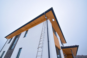 отделка дома планкеном скошенный 4