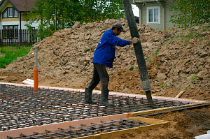заливка бетона под фундамент