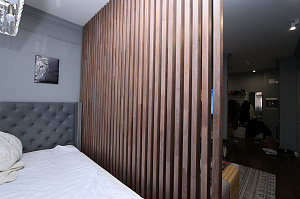 Элегантное зонирование: реечные перегородки из дуба в Кюмлено