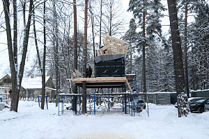 Уникальные всесезонные домики на дереве в LESO Парке