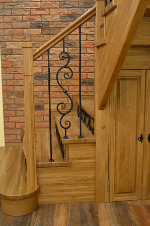 лестница с ковкой