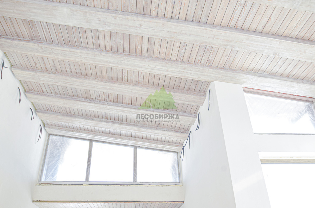 Планкен на потолок (14 фото): подшивка, монтаж и крепление планкеном из лиственницы и других материалов - Лучшие идеи для дизайна потолка