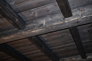 балки деревянные для потолка