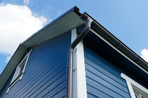 Кикино: перешлифовка и перекраска фасада системой Renner с ресурсом до 10 лет