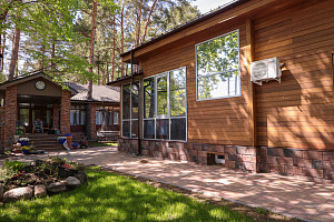 Бревенчатый дом больше не нуждается в ремонте каждые 5 лет: как вентилируемый фасад и цоколь White Hills решили проблему навсегда