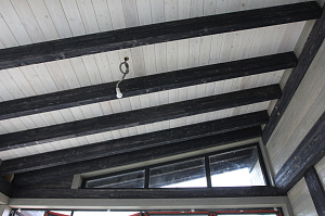 Масштабная реконструкция загородного дома: термоясень, фахверк с историей и идеальная геометрия каждого элемента