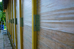 обрешётками из бруса