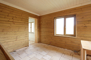 Шепот дерева: Завершенные работы по отделке стен и потолков в Кармолино