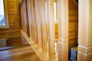 балясины из лиственничного мебельного щита