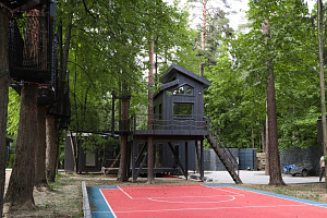 Уникальные всесезонные домики на дереве в LESO Парке