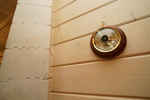 Вдохнуть жизнь в стены: полный цикл отделки дома из клееного бруса