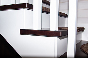 межэтажная лестница из лиственницы 22