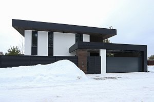 Комбинированный фасад от Лесобиржа-Спб: гармония стиля и долговечности в 