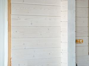 Внутренняя гармония: безупречная покраска брусового дома лазурью Renner в ДНП Деревенька от Лесобиржа-Спб