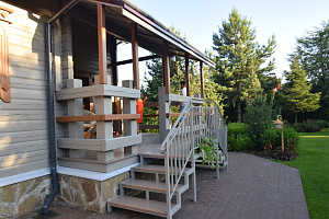 Финская надежность и русское брусовое зодчество: реставрация дома в Никольском краской Tikkurila Vinha