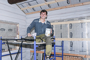 Как выглядит дом-баня из лафета внутри, когда покраска сделана по уму