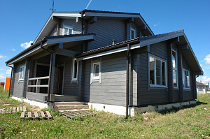 От ворсистой поверхности до благородного глянца: как многоступенчатая шлифовка и масло Renner преобразили дом