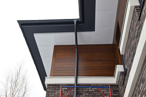 комбинированный фасад дома