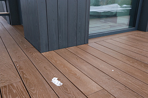 Терраса из термоясеня на эксплуатируемой кровле