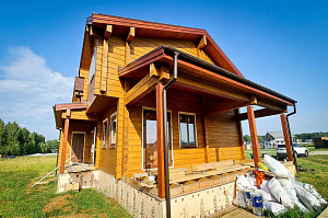Комплексная покраска деревянного дома и бани под ключ