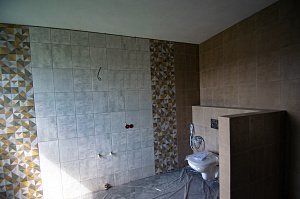 ванна с плиткой