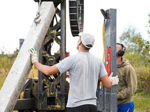 Надежный свайный фундамент с обвязкой для будущего дома в Тай-Лэнд