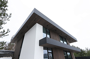 Комбинированный фасад от Лесобиржа-Спб: гармония стиля и долговечности в 