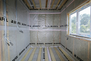 Современный каркасный дом с эксплуатируемой кровлей у Озера Врево