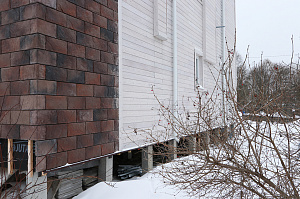 Современный каркасный дом с эксплуатируемой кровлей у Озера Врево