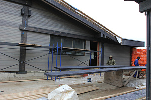 Масштабная реконструкция загородного дома: термоясень, фахверк с историей и идеальная геометрия каждого элемента