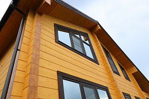 Покраска фасада и архитектурных элементов дома в КП "Ла-Манш"