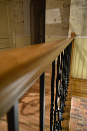 перила из лиственницы