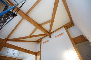 балки деревянные потолочные