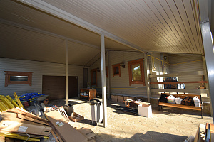 Финская надежность и русское брусовое зодчество: реставрация дома в Никольском краской Tikkurila Vinha