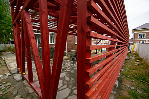 навес для машины из дерева