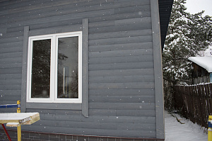 аркасная баня, которая быстро прогревается и долго держит тепло: проект с винтовым фундаментом и качественным утеплением