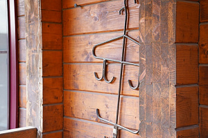 Реставрация и комплексная защита фасада двухэтажной бани в Верховский