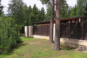 Забор из скошенного планкена в Нижний: Эстетика и долговечность от Лесобиржа-СПб, проверенные временем