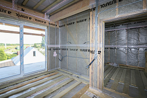 Современный каркасный дом с эксплуатируемой кровлей у Озера Врево