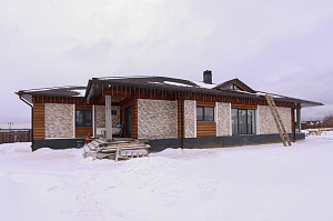 Не просто дом, а заявление: сочетание природного дерева и холодного мрамора в проекте, который выделит вас среди соседей