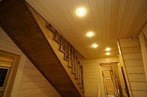 Вдохнуть жизнь в стены: полный цикл отделки дома из клееного бруса