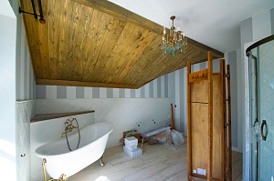 отделка ванной комнаты деревом
