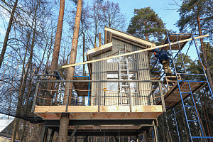 Уникальные всесезонные домики на дереве в LESO Парке