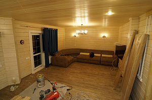 Вдохнуть жизнь в стены: полный цикл отделки дома из клееного бруса